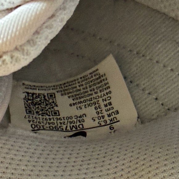 Nike Women's Court Legacy Lift Sneakers - Picture 5 of 5